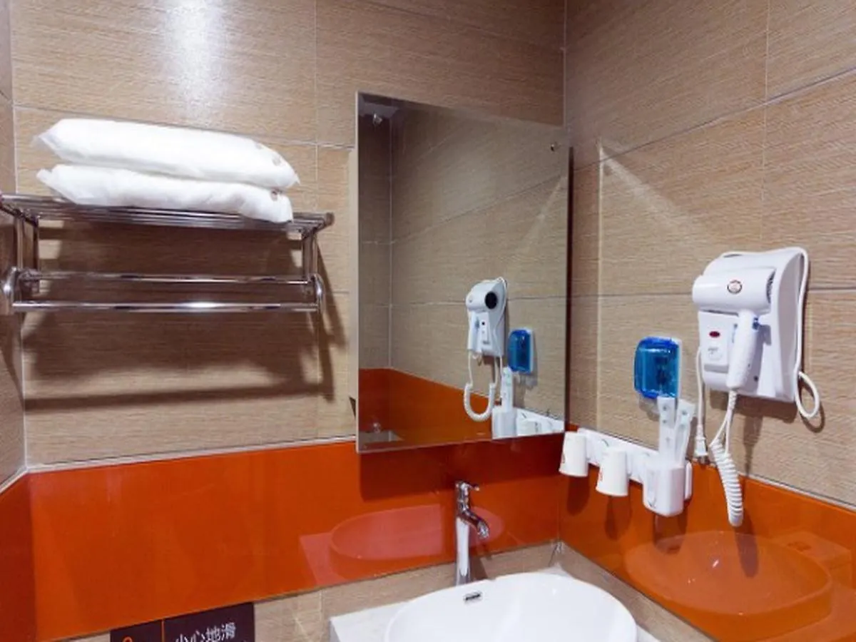 7 Days Premium Xinxiang Renmin Road Bus Terminal Branch酒店 酒店